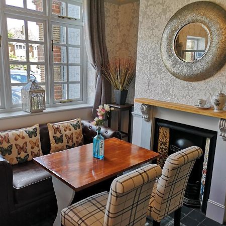 Woolpack Inn Chichester Bagian luar foto