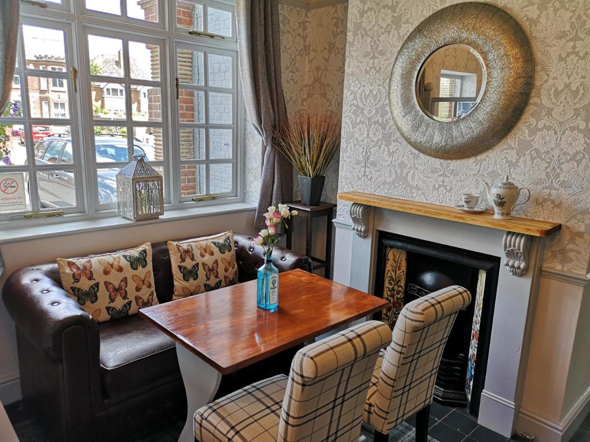 Woolpack Inn Chichester Bagian luar foto